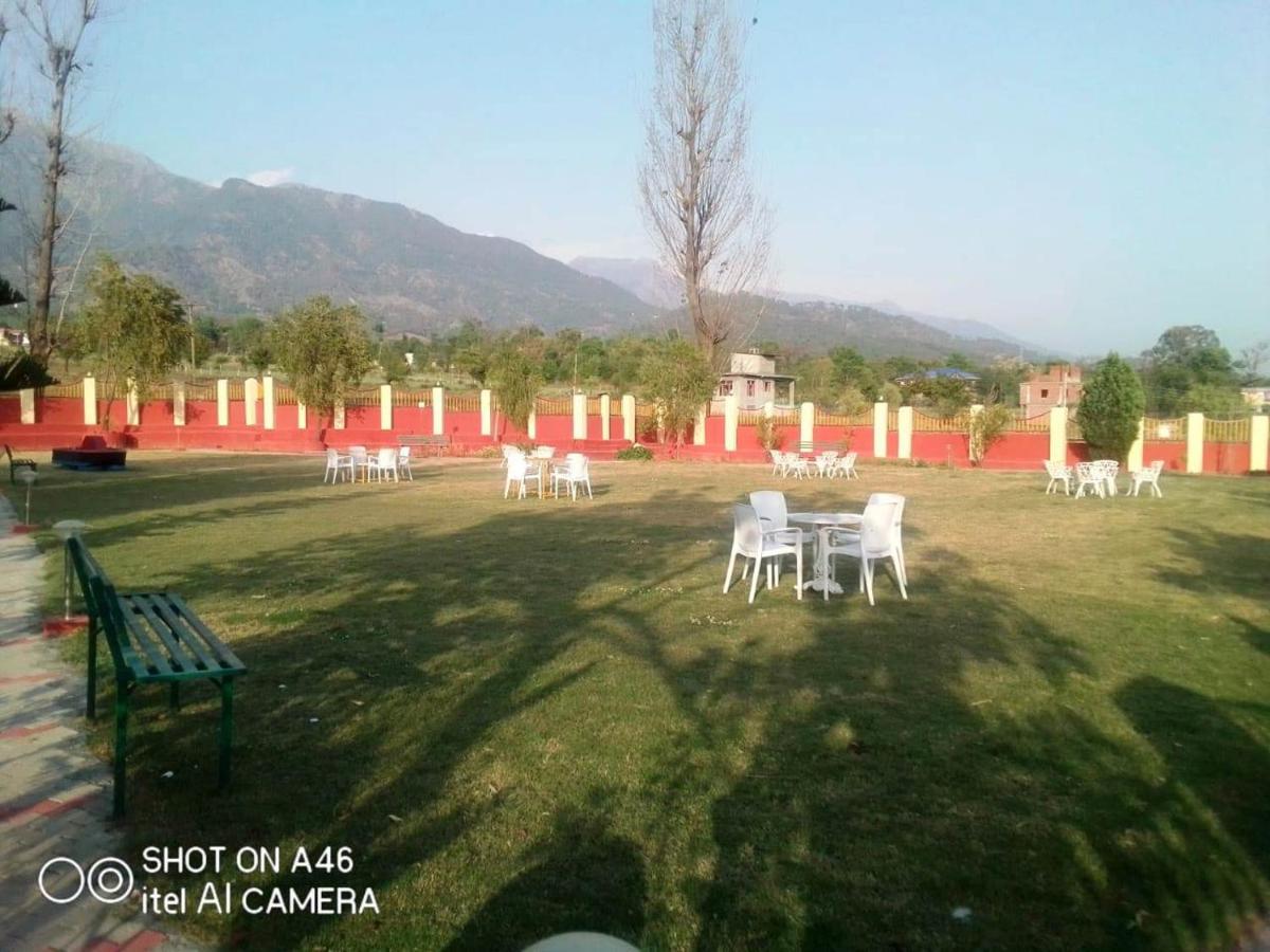 Pops Resort Pālampur Exterior photo