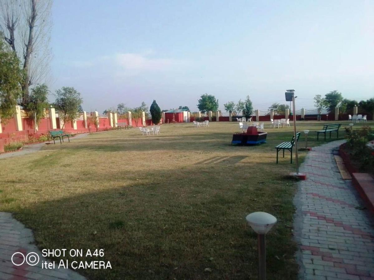 Pops Resort Pālampur Exterior photo