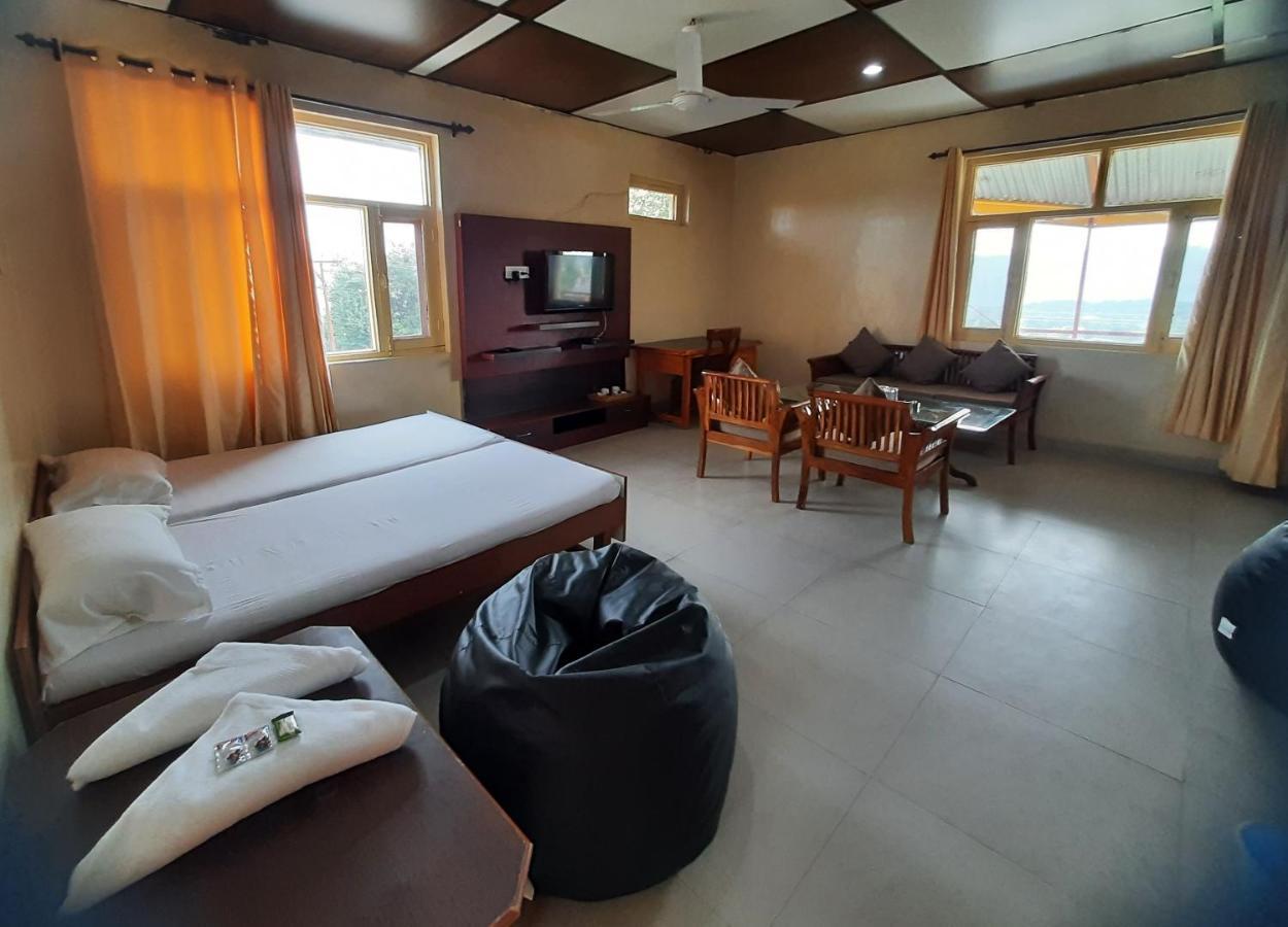 Pops Resort Pālampur Exterior photo