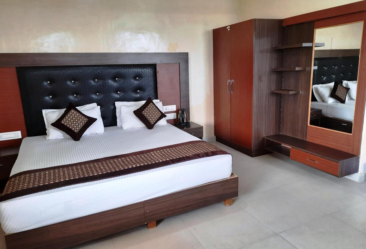 Pops Resort Pālampur Exterior photo