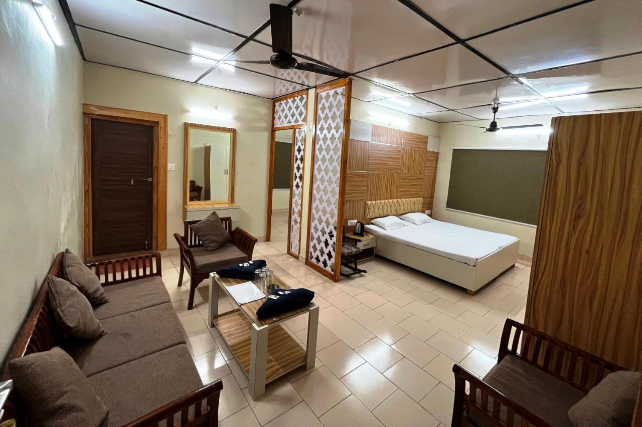 Pops Resort Pālampur Exterior photo