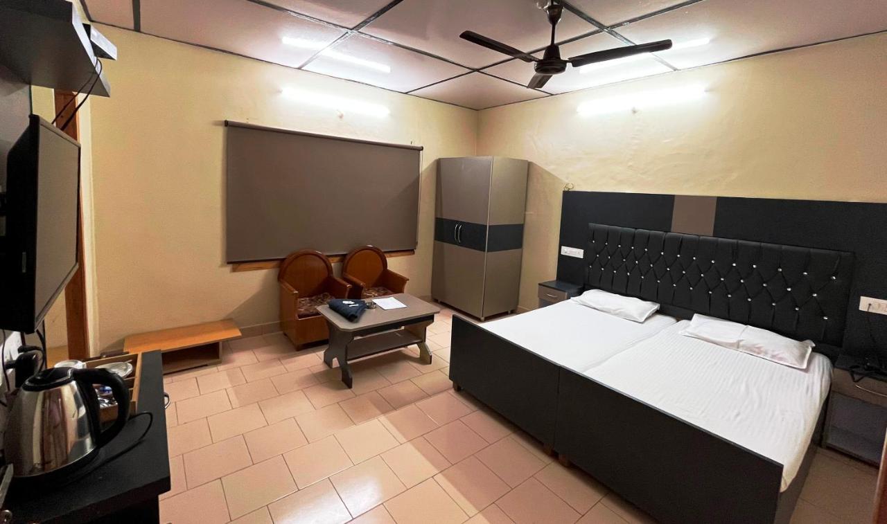 Pops Resort Pālampur Exterior photo