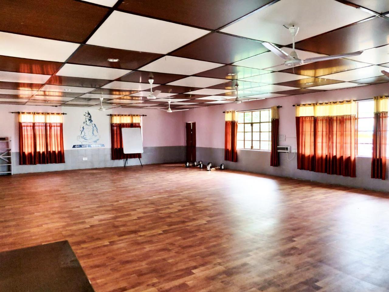 Pops Resort Pālampur Exterior photo