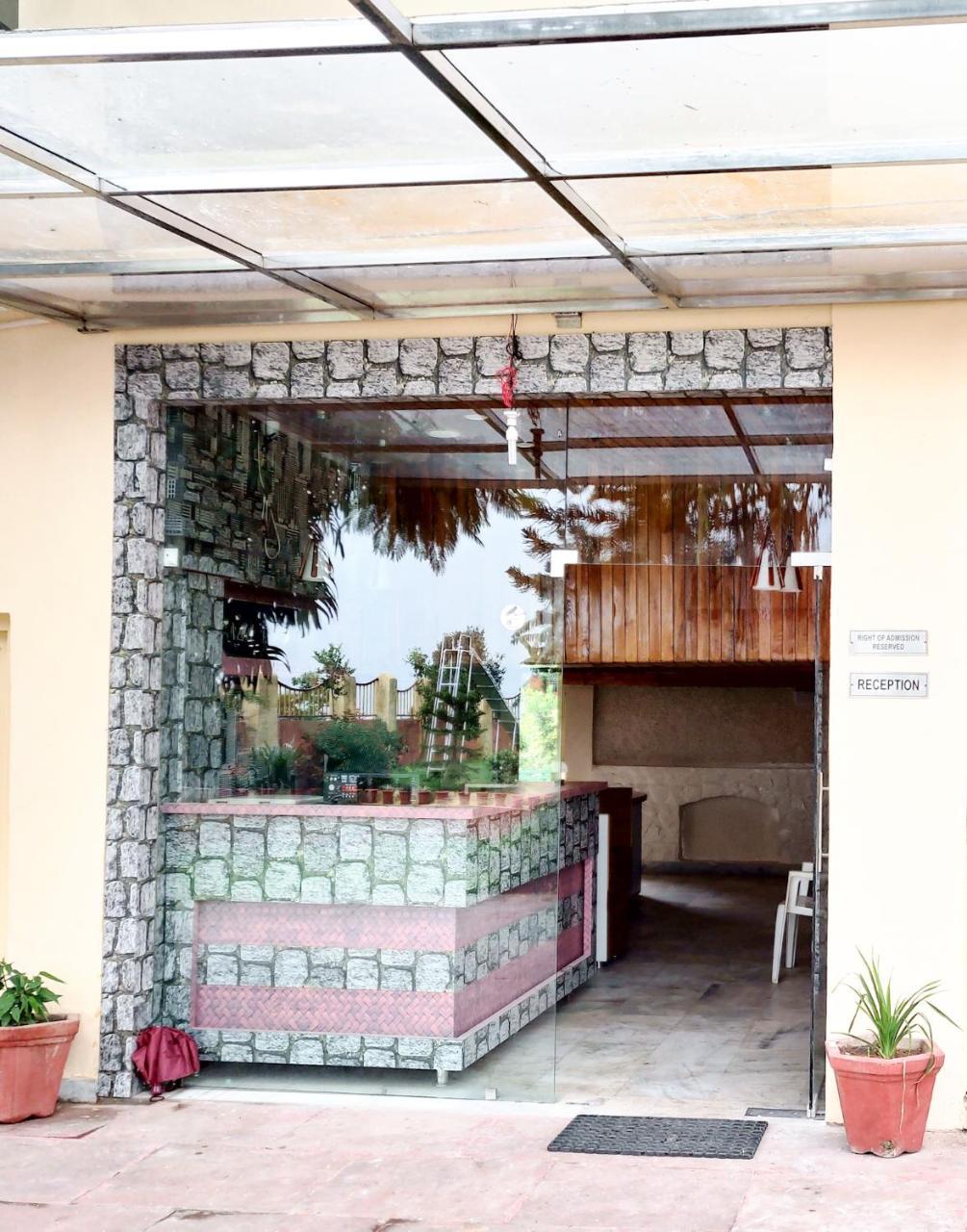Pops Resort Pālampur Exterior photo