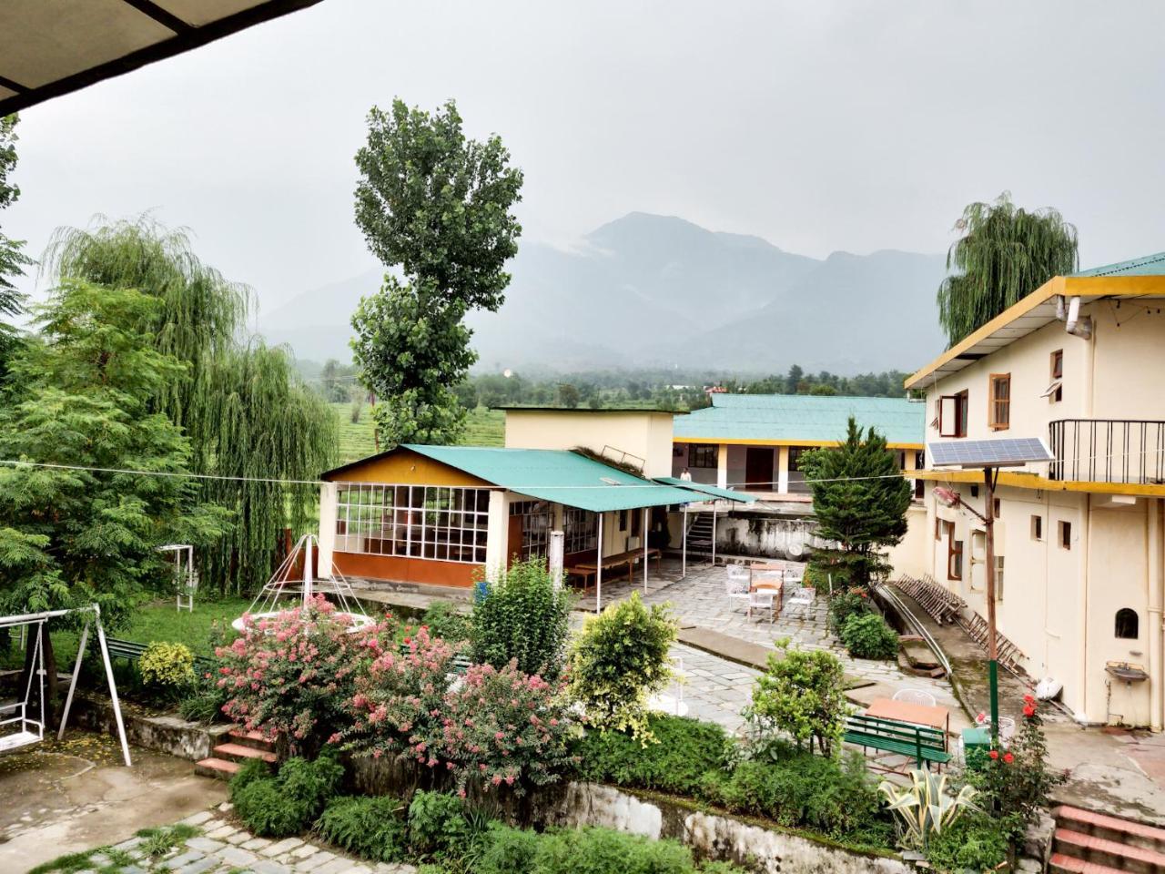 Pops Resort Pālampur Exterior photo