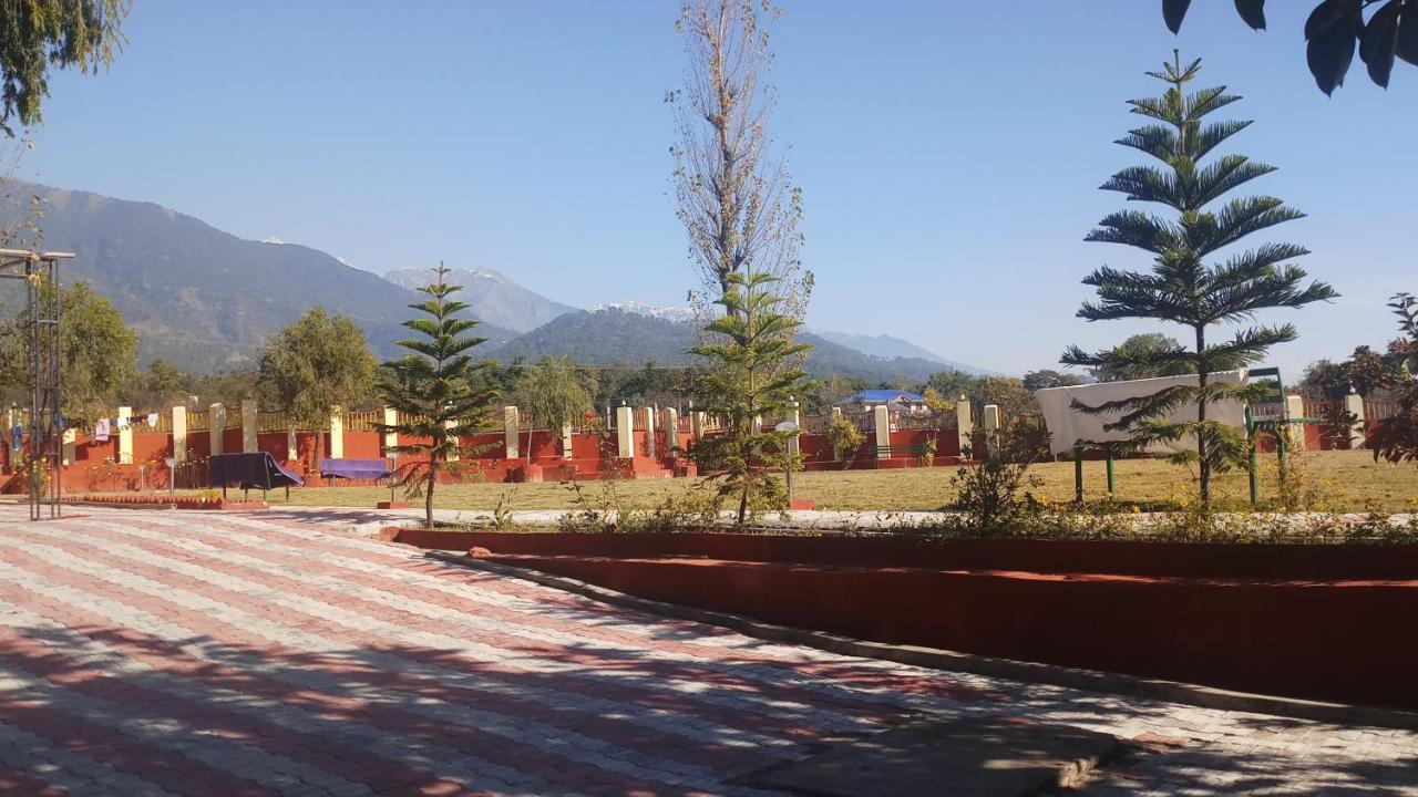 Pops Resort Pālampur Exterior photo