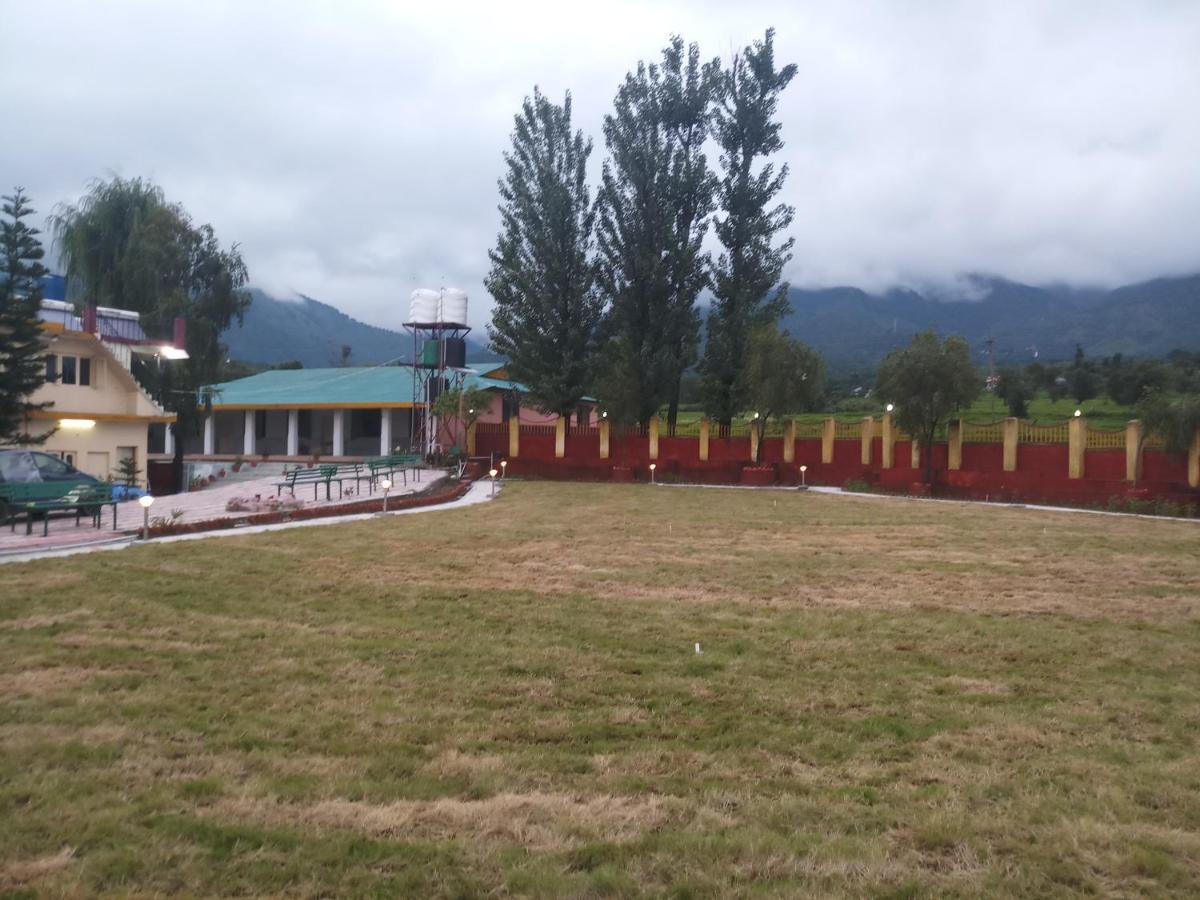 Pops Resort Pālampur Exterior photo